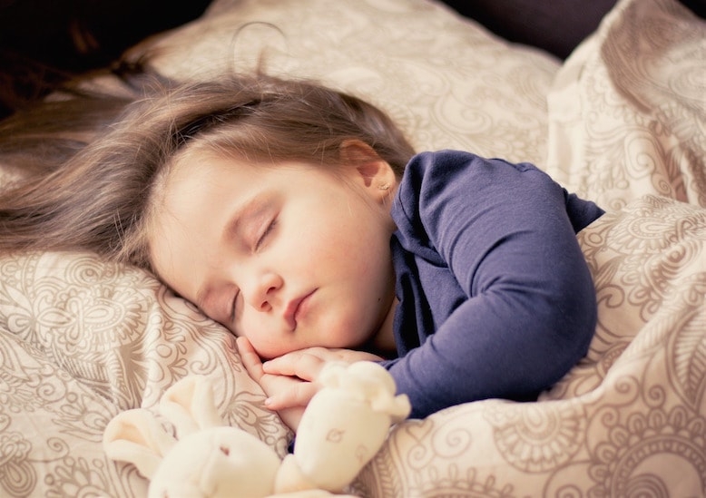 Consejos para que tus hijos no se destapen en la cama
